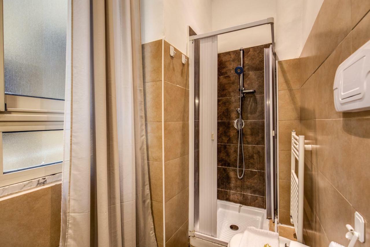 Guest House O Affittacamere La Civetta Di Trastevere B Rome Exterior photo