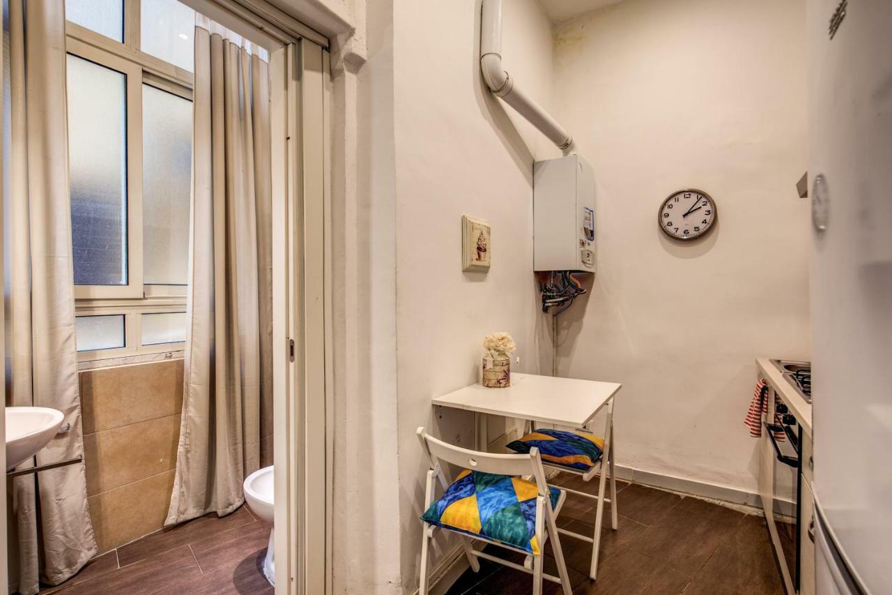 Guest House O Affittacamere La Civetta Di Trastevere B Rome Exterior photo