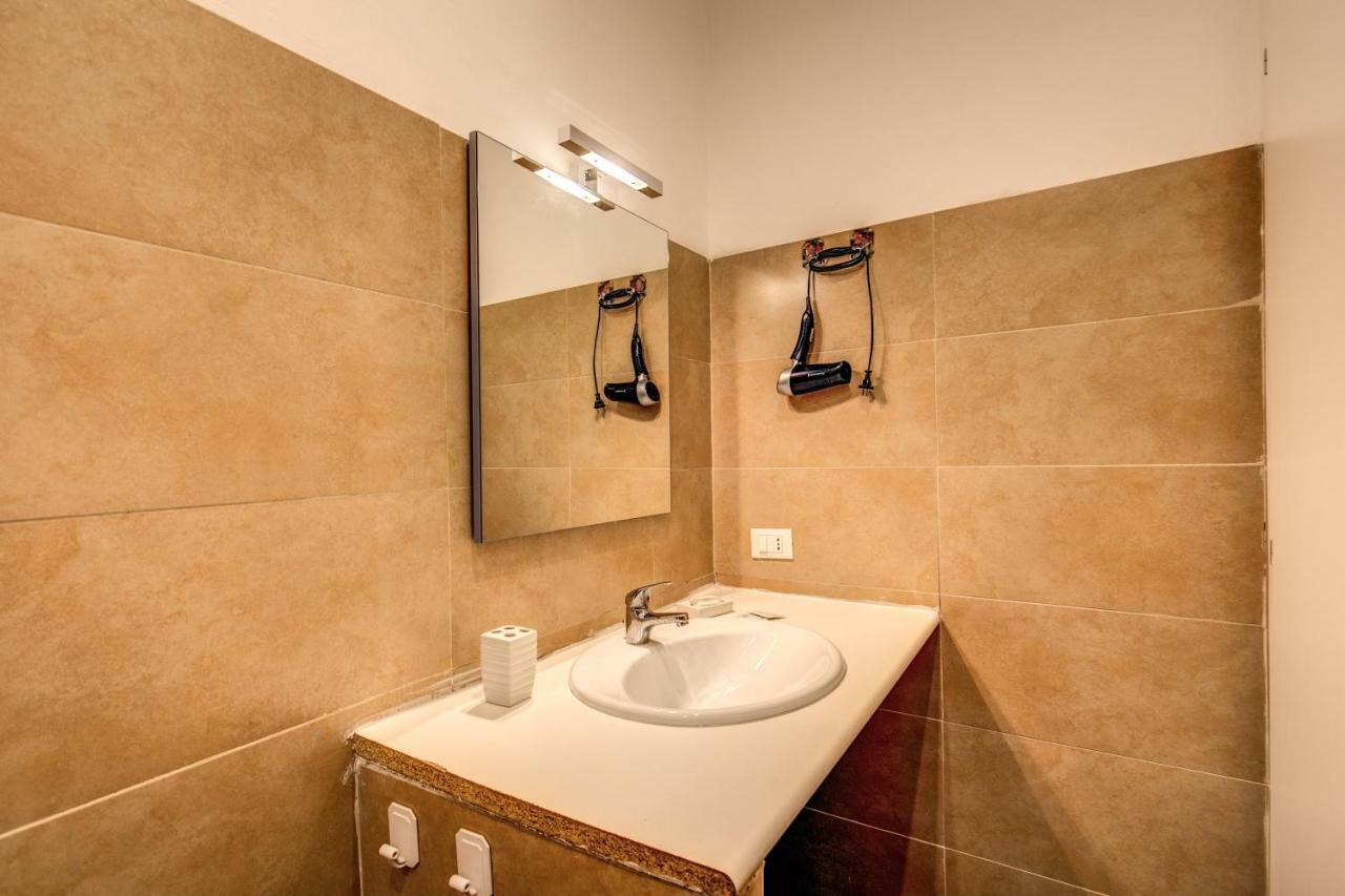 Guest House O Affittacamere La Civetta Di Trastevere B Rome Exterior photo